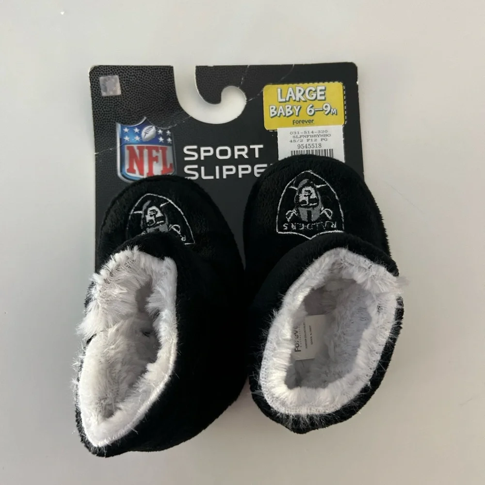 New NFL Raiders Football Sport Baby Slippers size 6-9 months